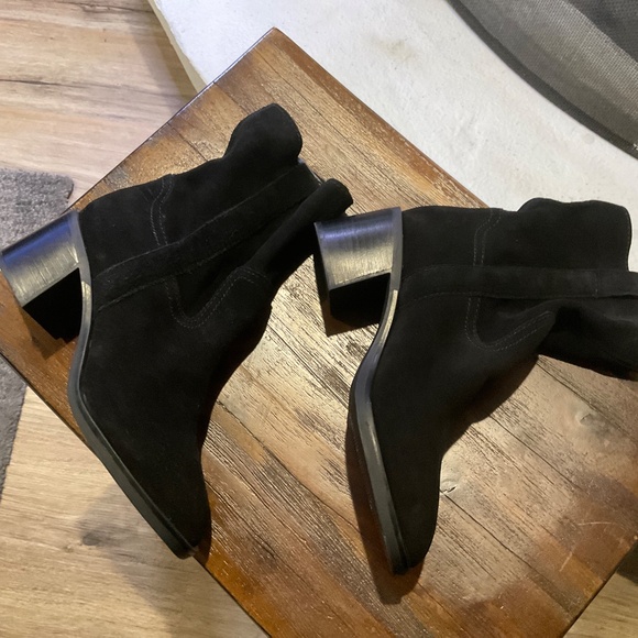 Steve Madden Romney Bootie Balck Suede size 6.5 - Picture 5 of 8